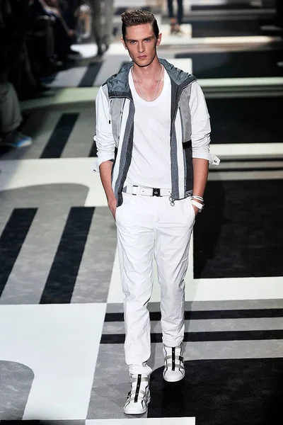Look 22